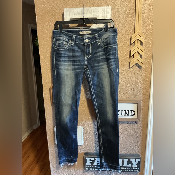 BKE Denim Stella Dark Wash Jeans Distressed Hem Women’s Size 27 - Picture 1 of 3